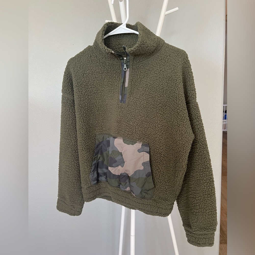 Aerie olive green camo 3/4 quarter zip pull over